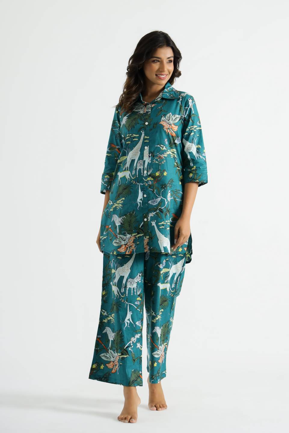 Label Flavia Women Printed Kurta With Trousers Co-Ord Set ( Multi Color ) Label Flavia Women Printed Kurta With Trousers Co-Ord Set ( Multi Color )