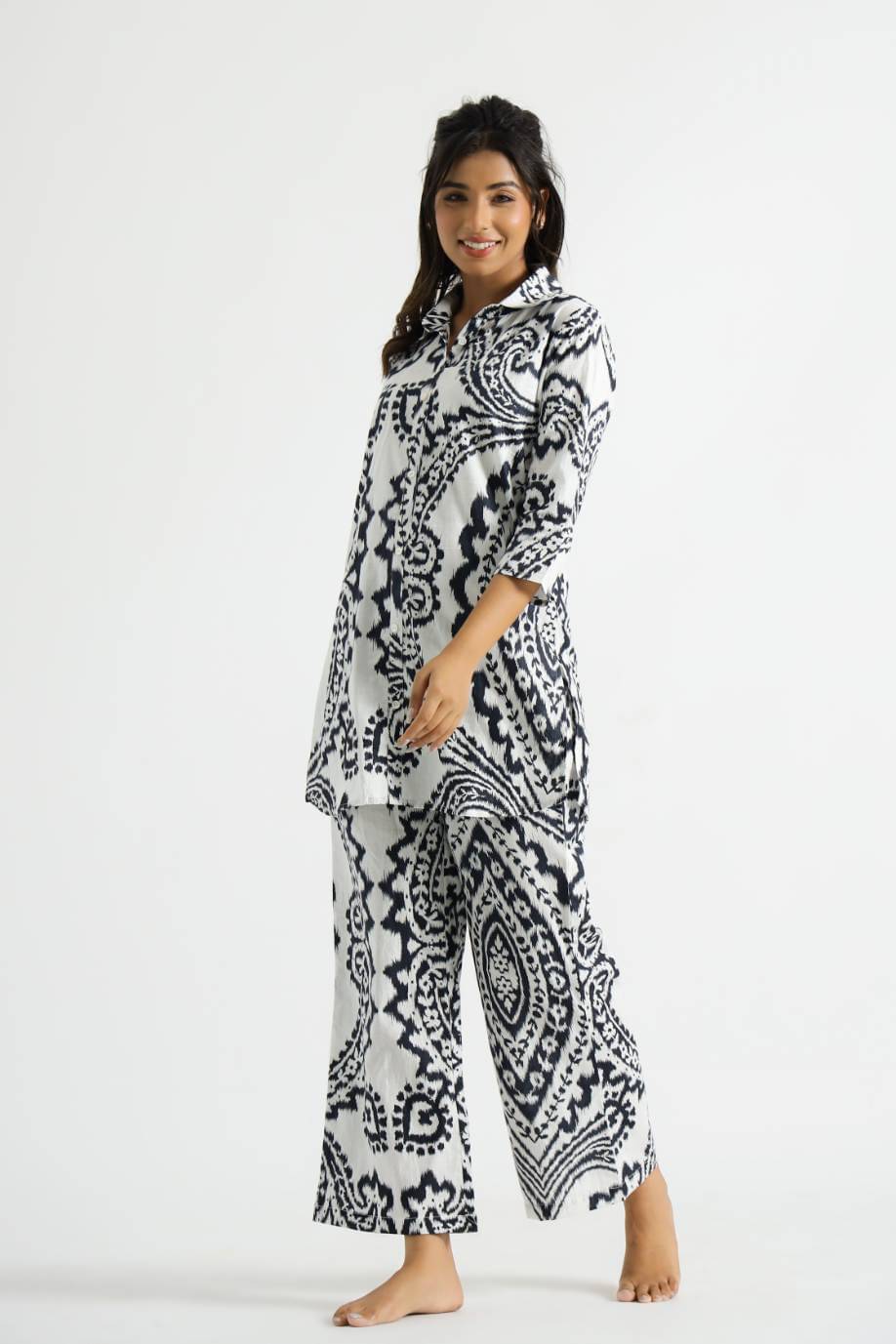     			Label Flavia Women Printed Top Trouser Co-Ord Set ( Multi Color )