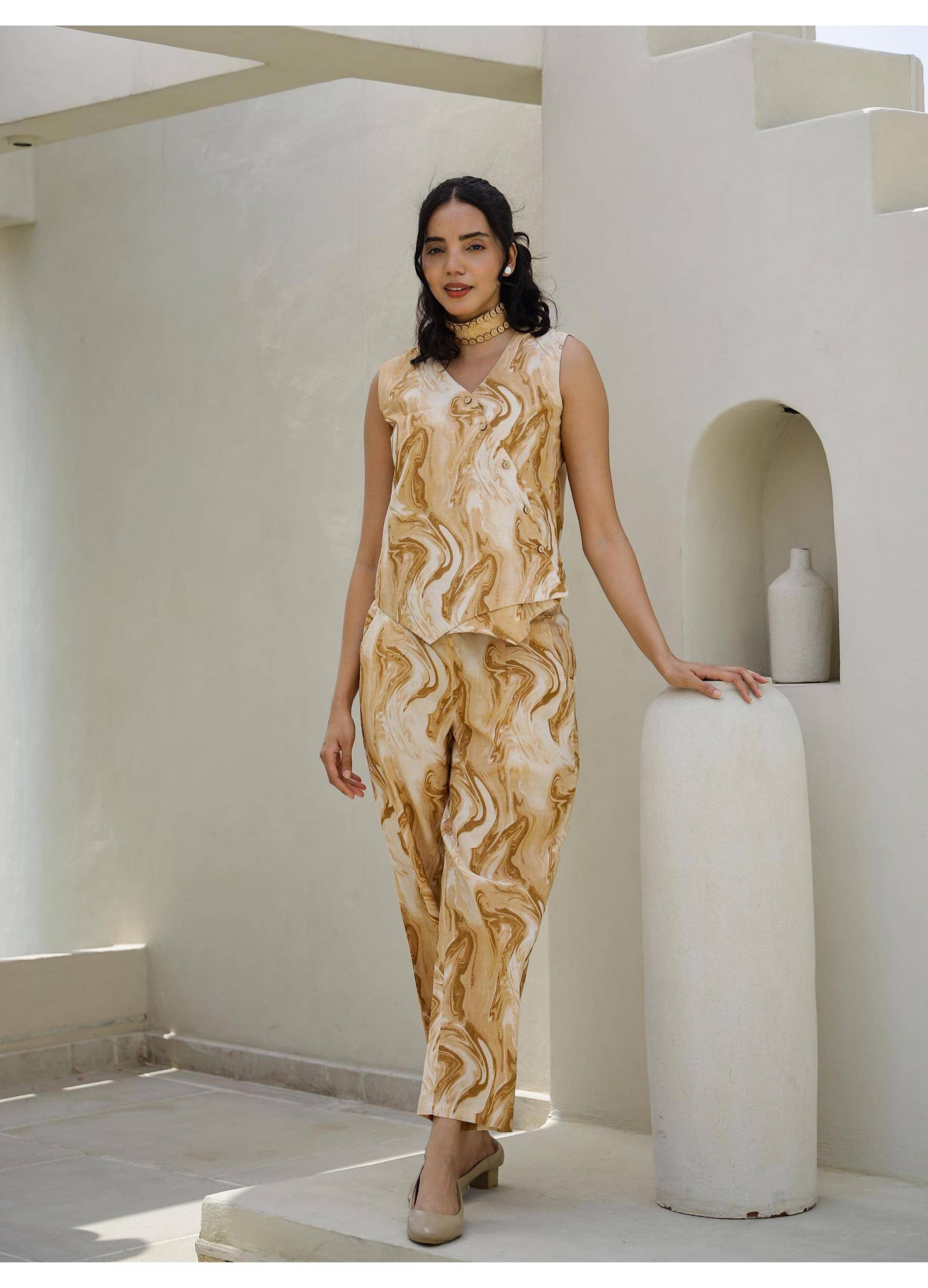     			Label Flavia Women Printed Top With Trousers Co-Ord Set ( Multi Color )