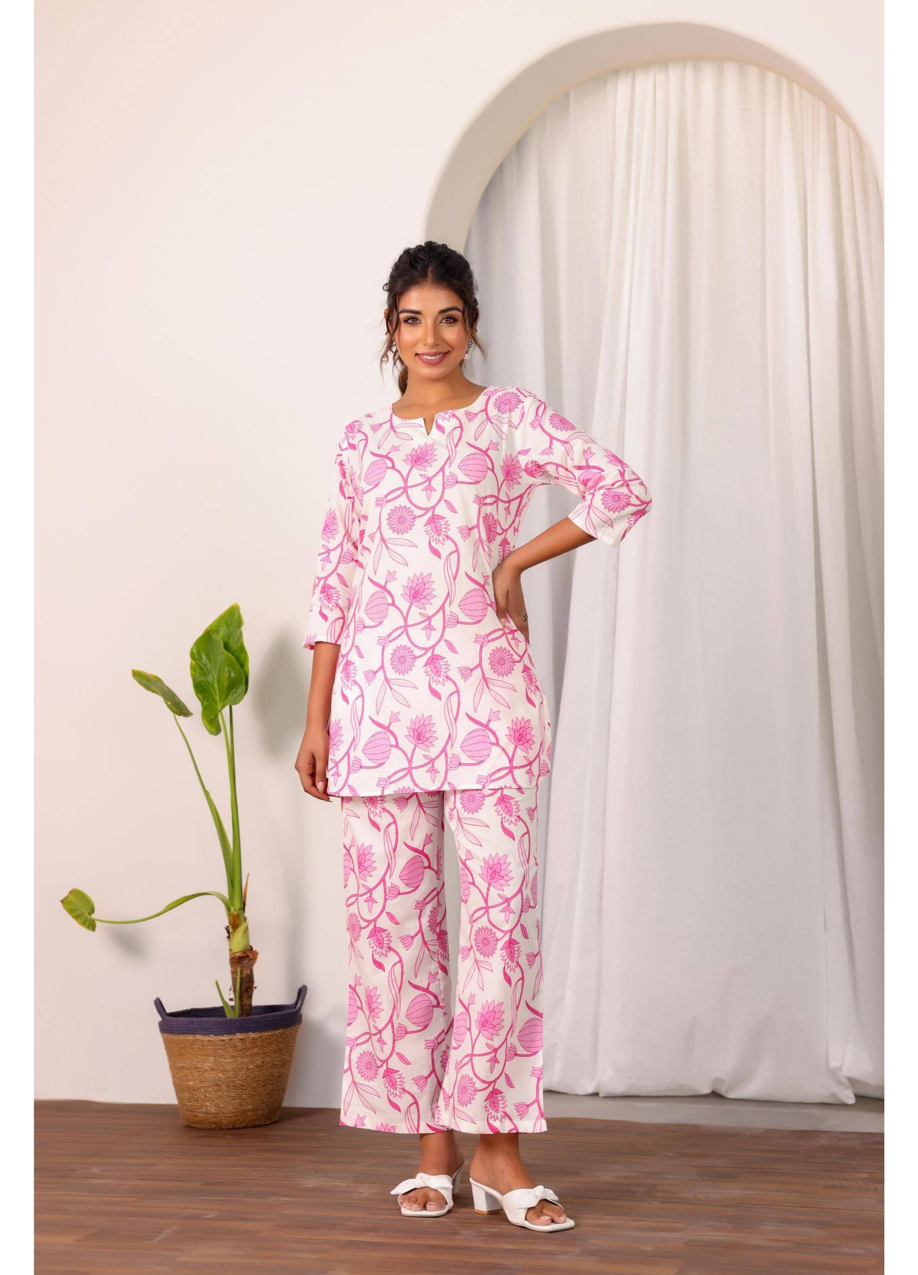     			Label Flavia Women Printed Tunic Trouser Co-Ord Set ( Multi Color )