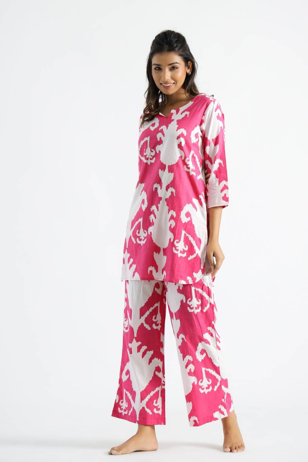     			Label Flavia Women Printed Kurta Trouser Co-Ord Set ( Multi Color )