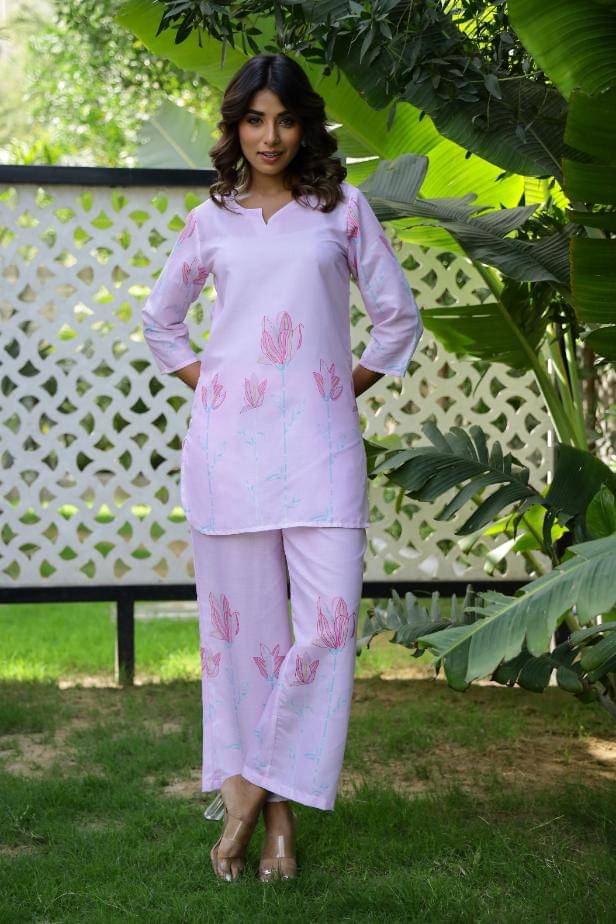     			Label Flavia Women Printed Kurta With Trousers Co-Ord Set ( Multicolor )