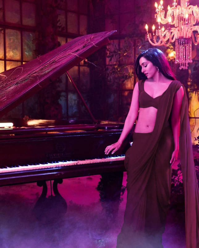 Sanjana Silk Silk Blend Solid Saree With Unstitched Blouse Piece ( Brown ) Sanjana Silk Silk Blend Solid Saree With Unstitched Blouse Piece ( Brown )