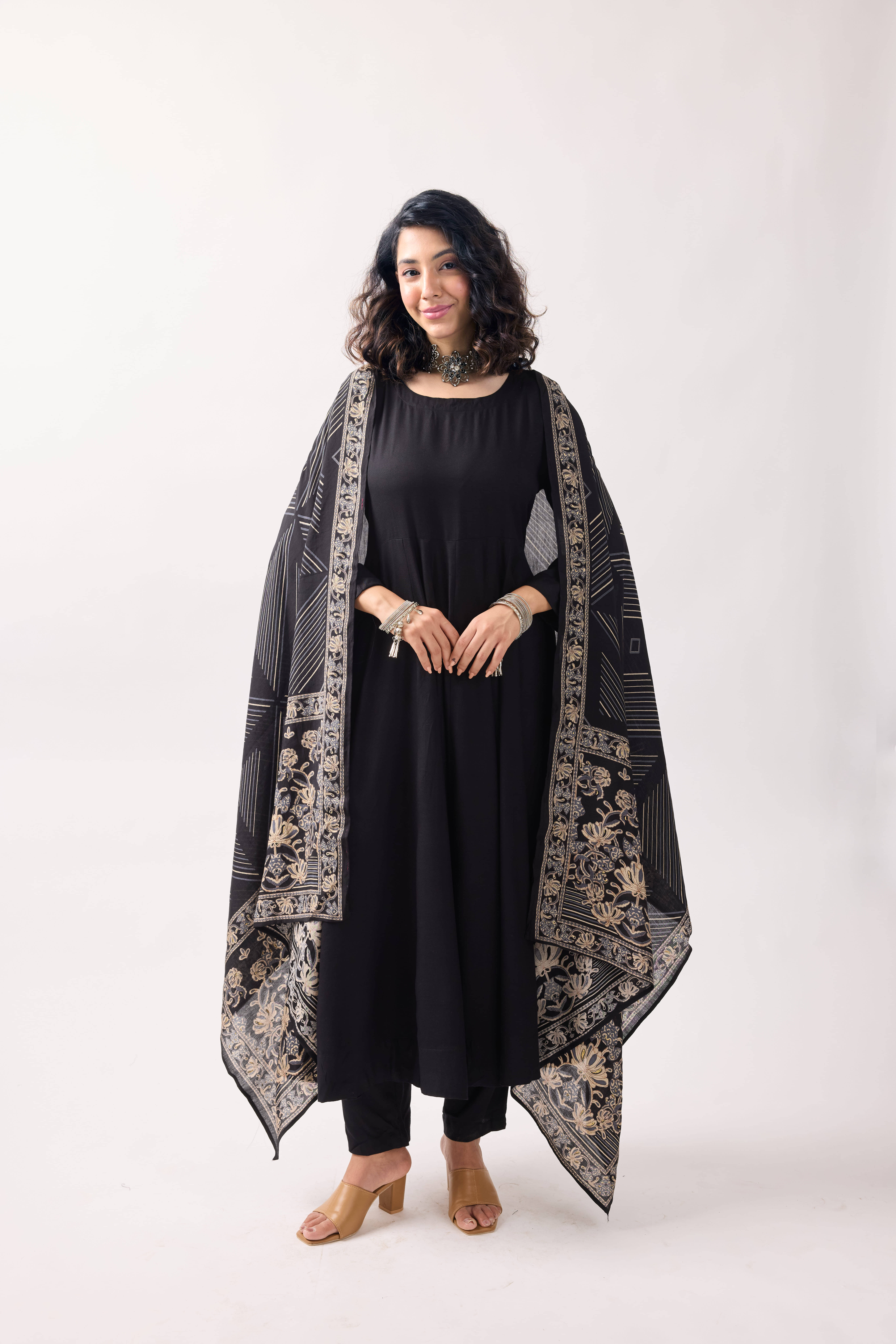 TOOCHKI Rayon Solid Anarkali Women's Kurti with Dupatta - Black ( Pack of 1 )     			TOOCHKI Rayon Solid Anarkali Women's Kurti with Dupatta - Black ( Pack of 1 )