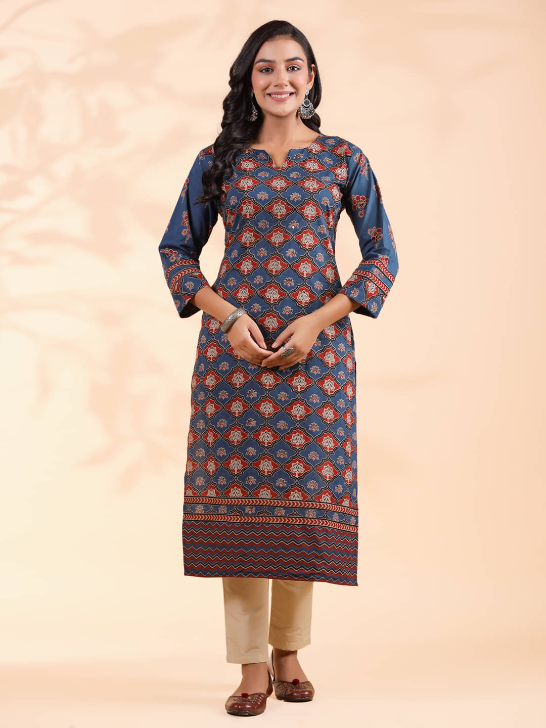 Vbuyz Cotton Printed Straight Women's Kurti - Blue ( Pack of 1 ) Vbuyz Cotton Printed Straight Women's Kurti - Blue ( Pack of 1 )
