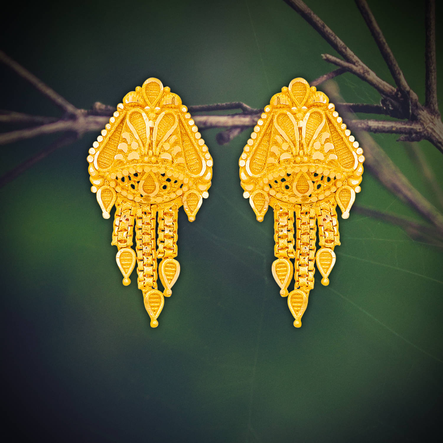     			Drashti Collection Golden Stud Earrings ( Pack of 1 )