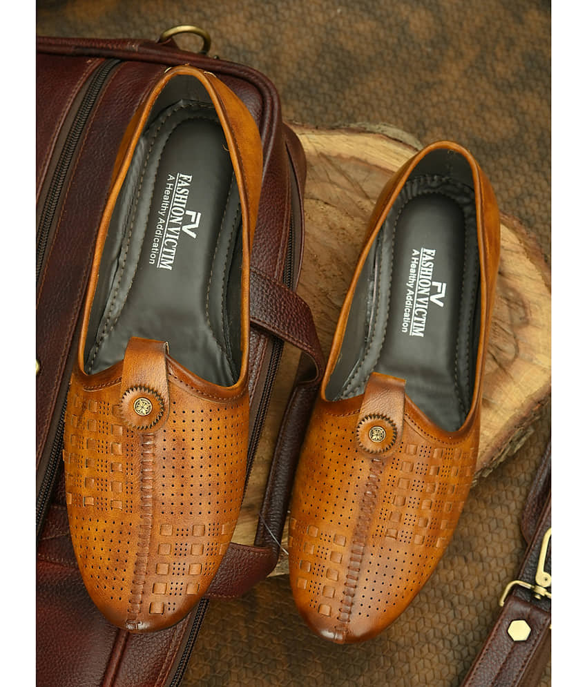 Fashion Victim Brown Men's Jutti - Ethnic Shoes | Buy online on ZillyBuy