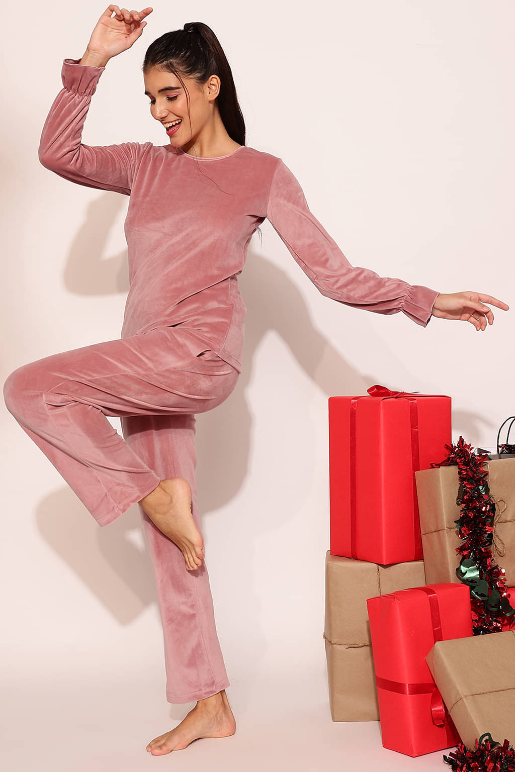     			Clovia Pink Velvet Women's Nightwear Nightsuit Sets ( Pack of 1 )