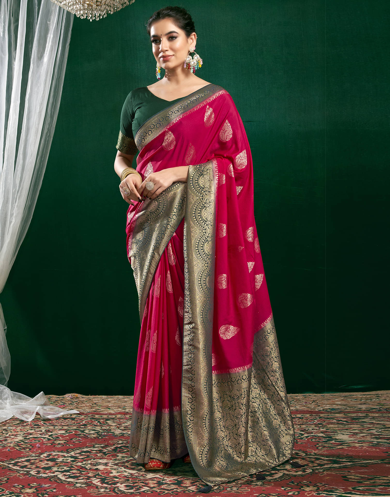     			Samah Viscose Self Design Saree With Unstitched Blouse Piece ( Rani )