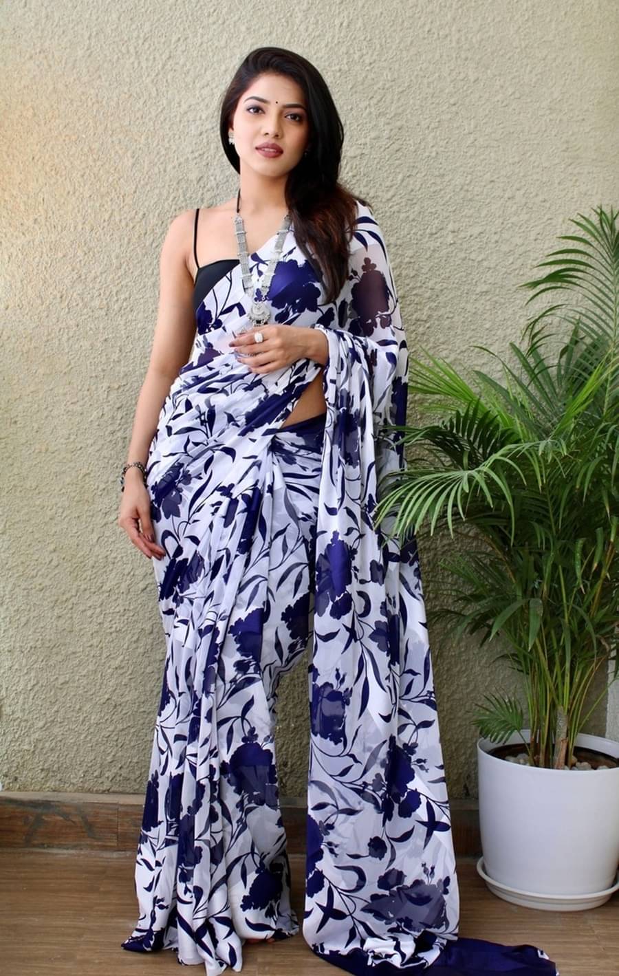     			Sitanjali Georgette Printed Saree With Unstitched Blouse Piece ( Navy Blue )