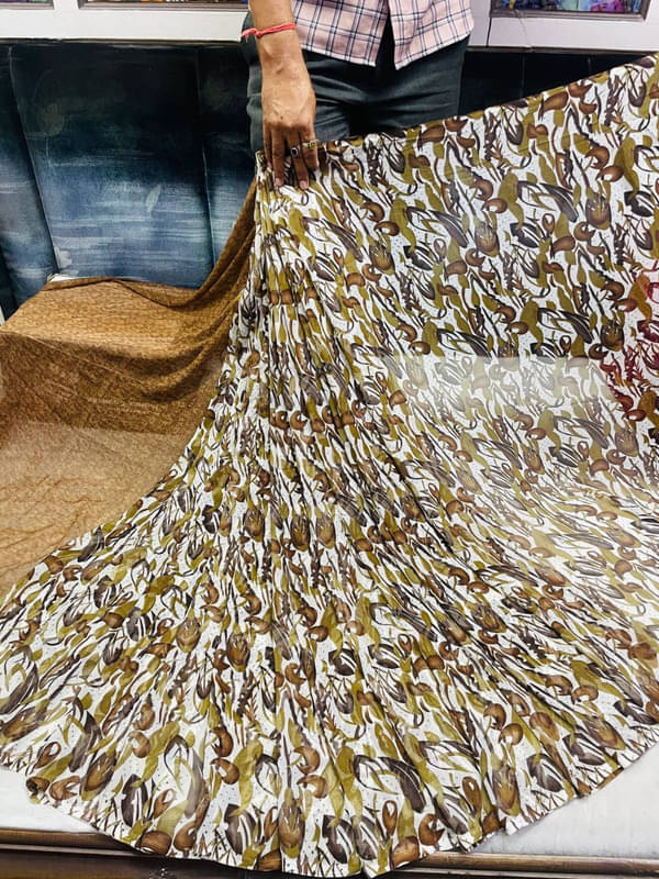 Sitanjali Georgette Printed Saree With Unstitched Blouse Piece ( Brown ) Sitanjali Georgette Printed Saree With Unstitched Blouse Piece ( Brown )