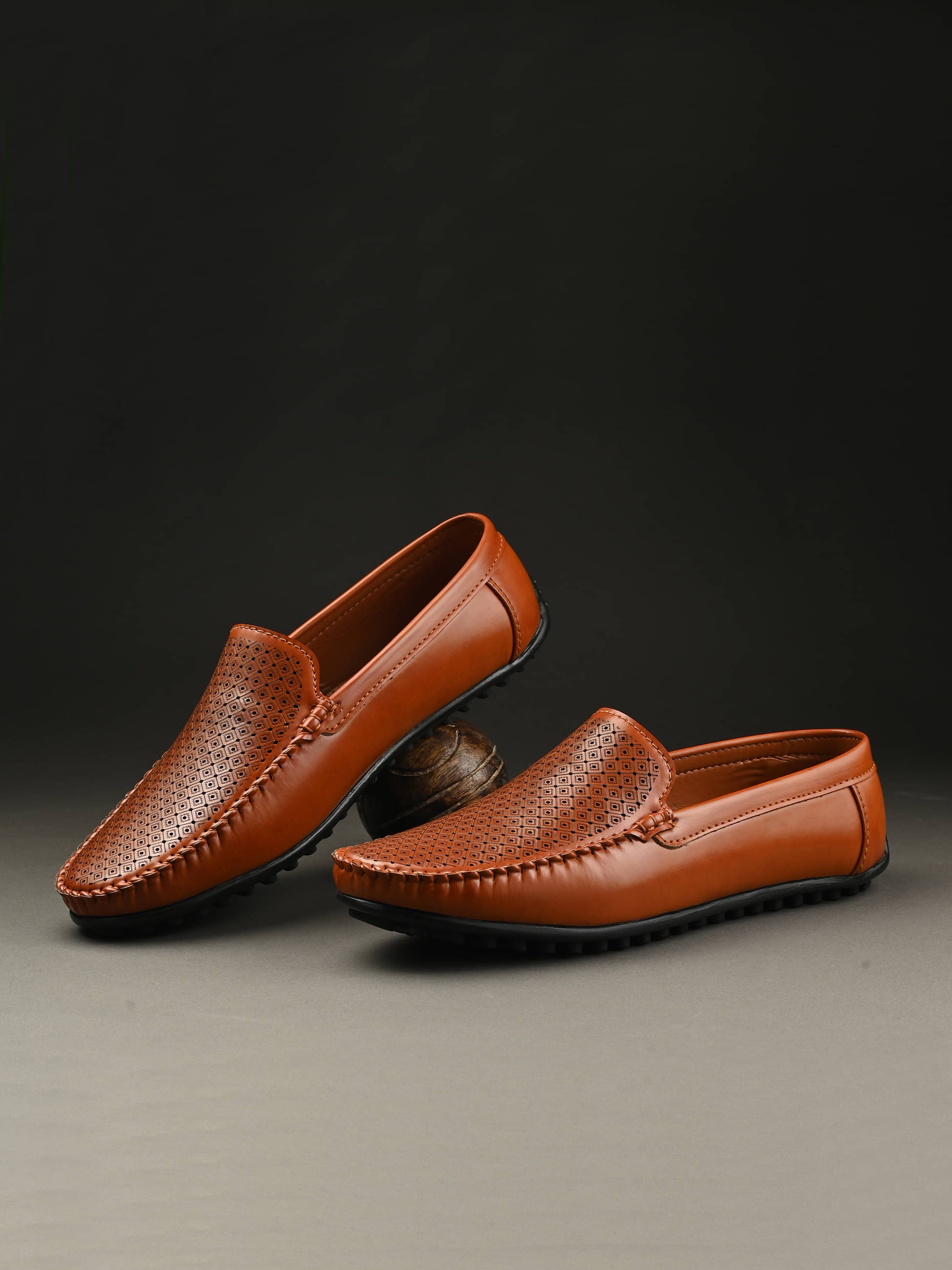     			server Tan Men's Slip on