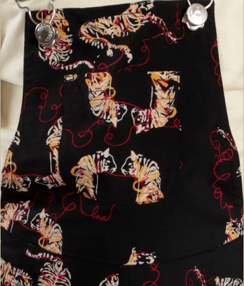 Kids Cave Pack of 1 Girls Crepe T-Shirt With Dungarees ( Black )