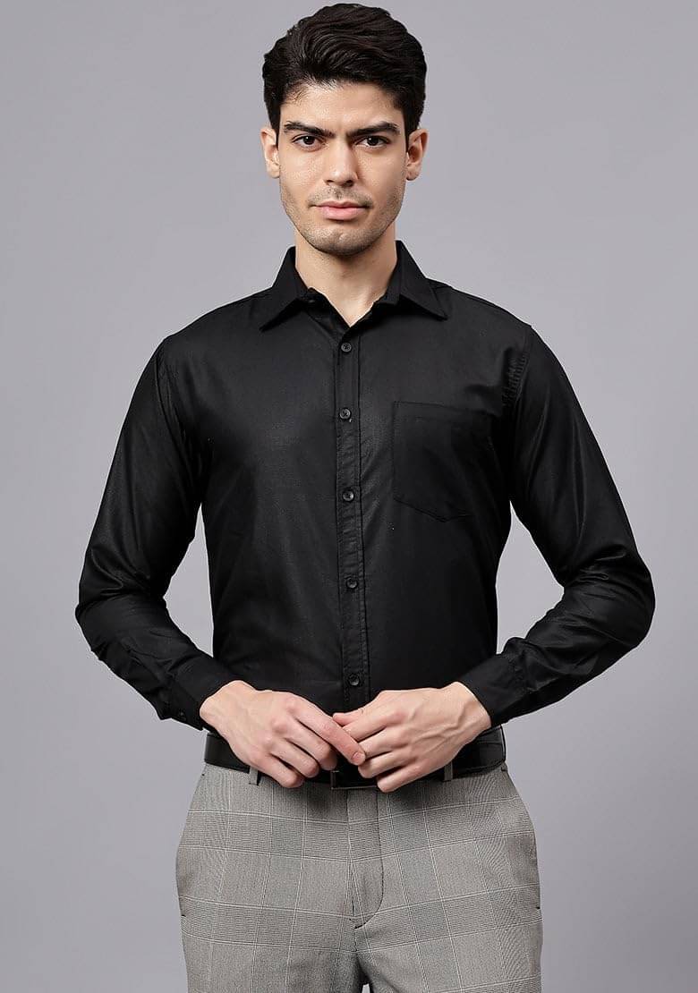     			UNI VIBE Cotton Blend Slim Fit Solids Full Sleeves Men's Casual Shirt - Black ( Pack of 1 )