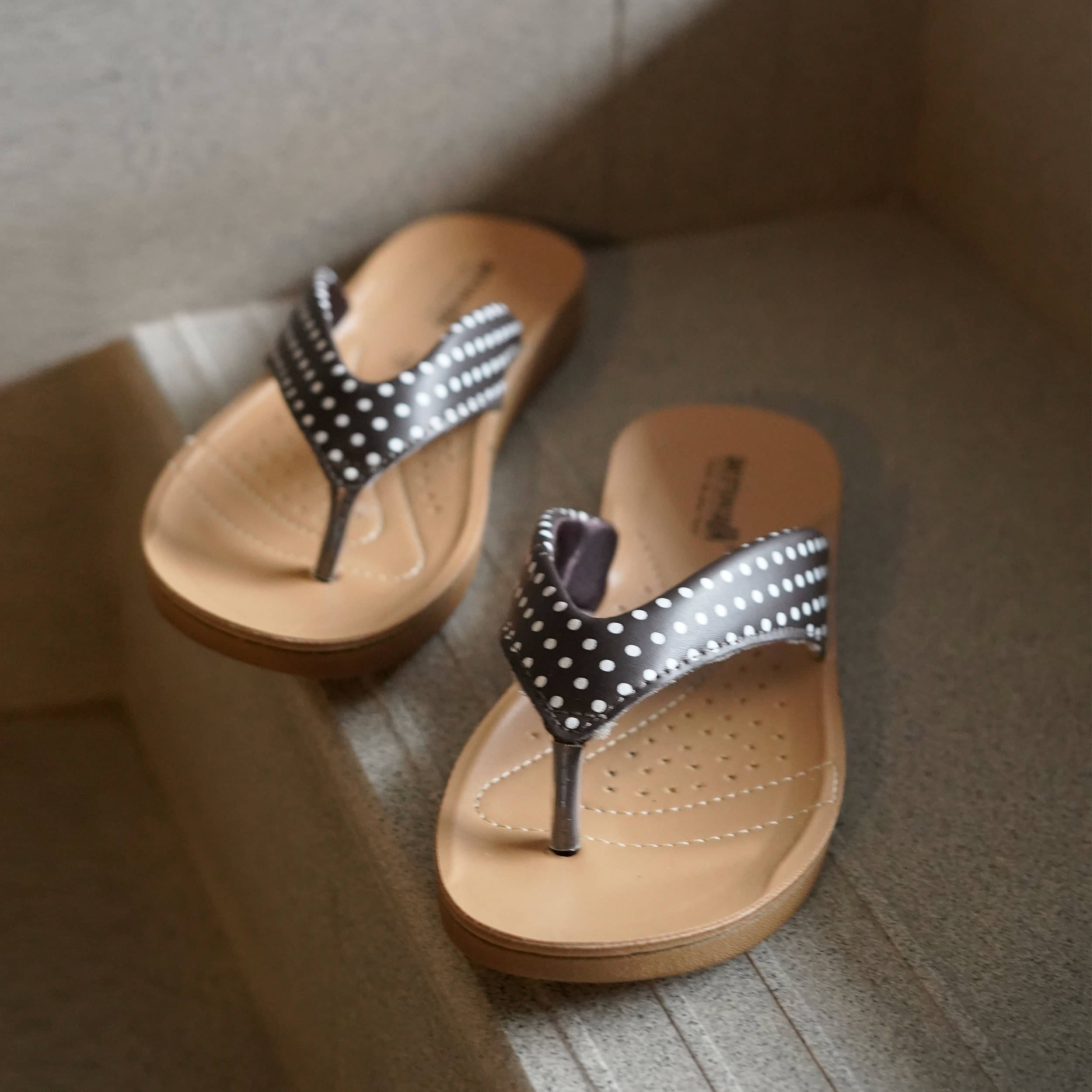     			Aerowalk Brown Women's Slipper