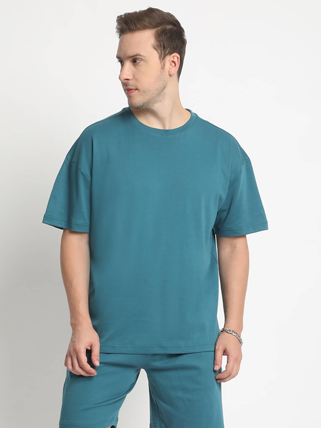 Bene Kleed Men Drop-Shoulder Sleeves Oversized Pure Cotton T-shirt Bene Kleed Men Drop-Shoulder Sleeves Oversized Pure Cotton T-shirt