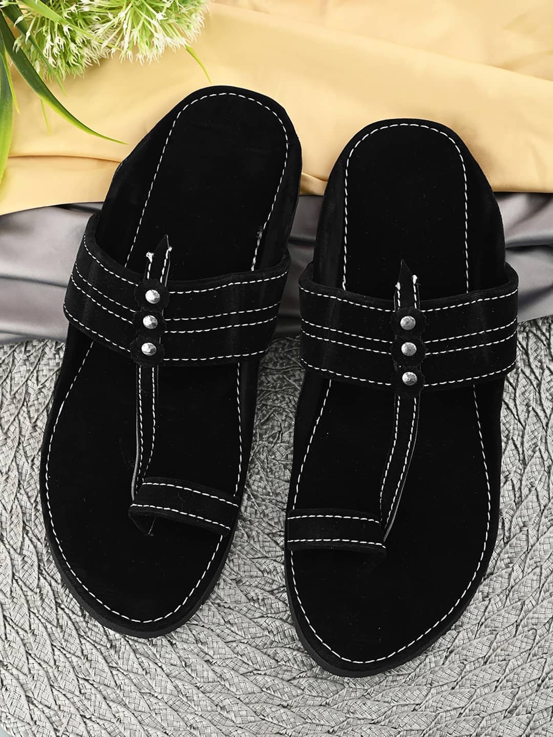 Anjaneya Creations Black Men's Kolhapuris - Ethnic Shoes | Buy online on ZillyBuy