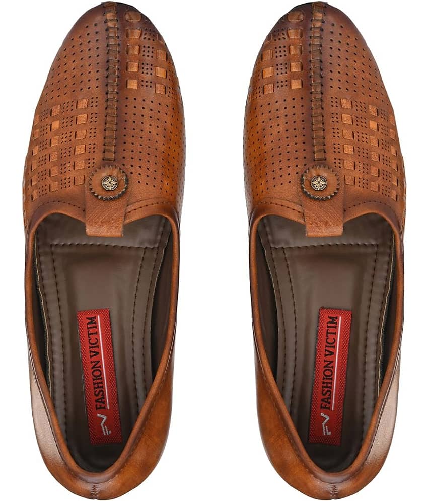 Fashion Victim - Tan Men's Jutti - Ethnic Shoes | Buy online on ZillyBuy