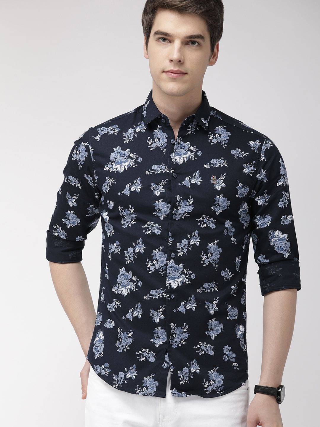     			The Indian Garage Co Men Navy Blue & White Slim Fit Floral Printed Casual Shirt