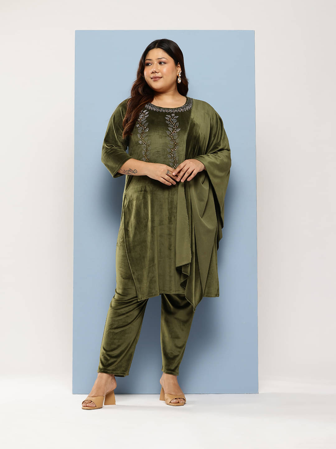     			Aarika Velvet Embellished Kurti With Pants Women's Stitched Salwar Suit - Dark Green ( Pack of 1 )