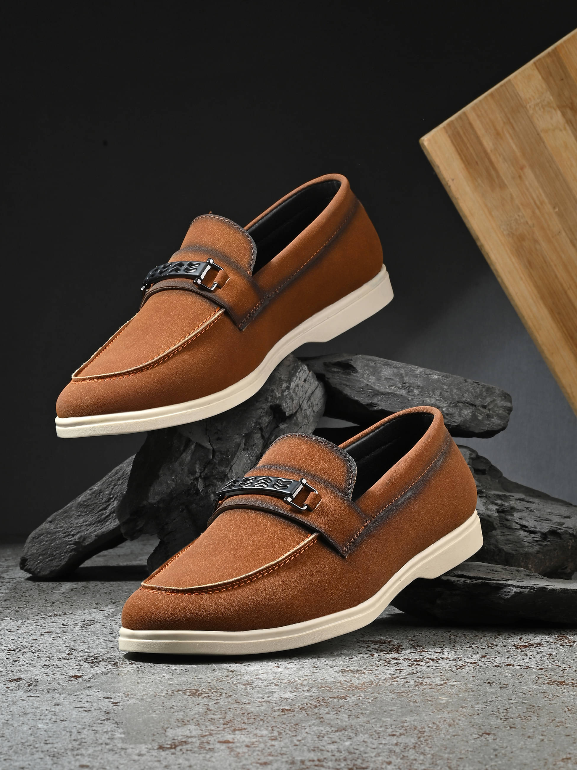     			BIZZARO Men's Tan Men's Slip-on Shoes