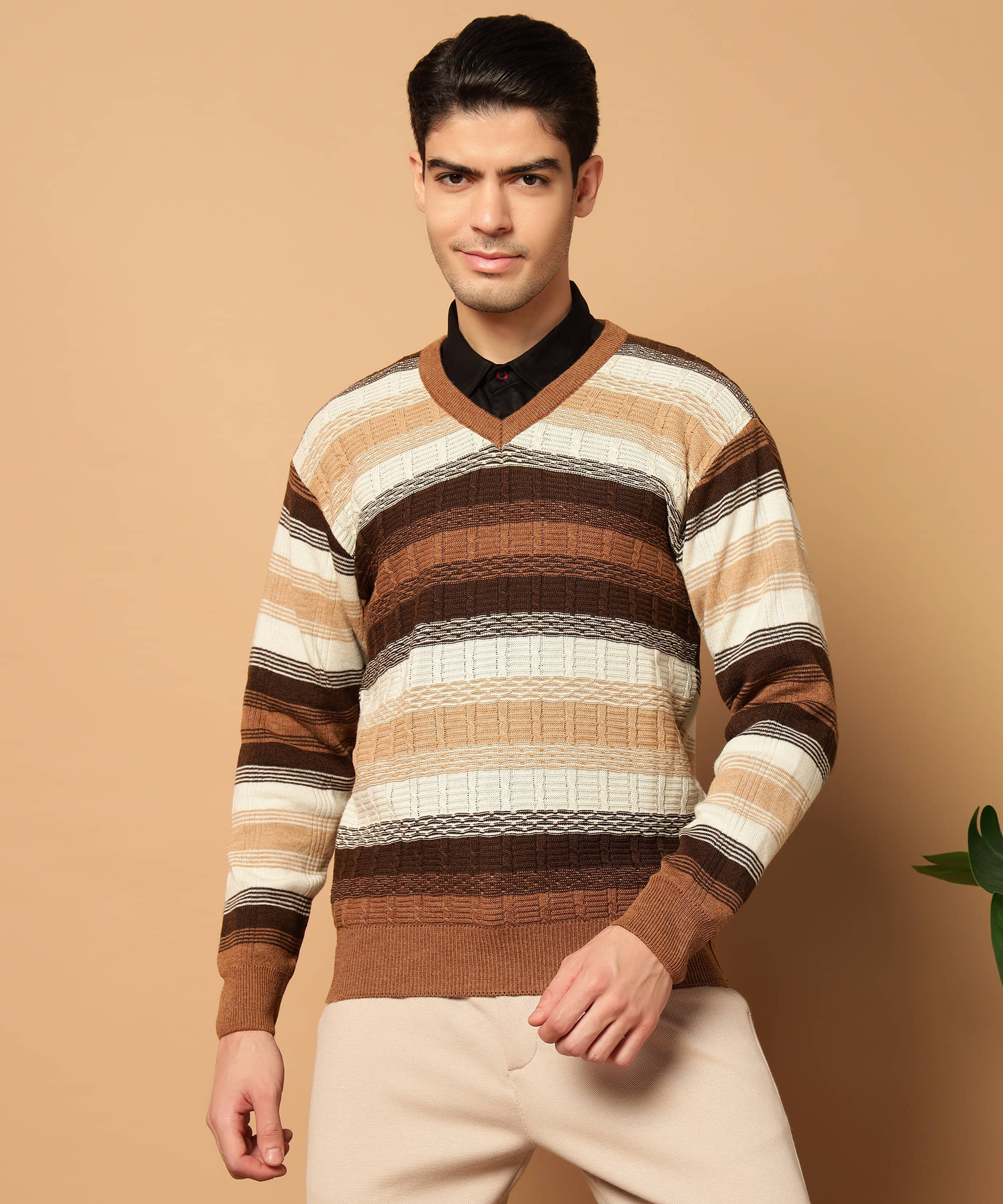     			HELL BOUND Woollen V-Neck Men's Full Sleeves Pullover Sweater - Brown ( Pack of 1 )