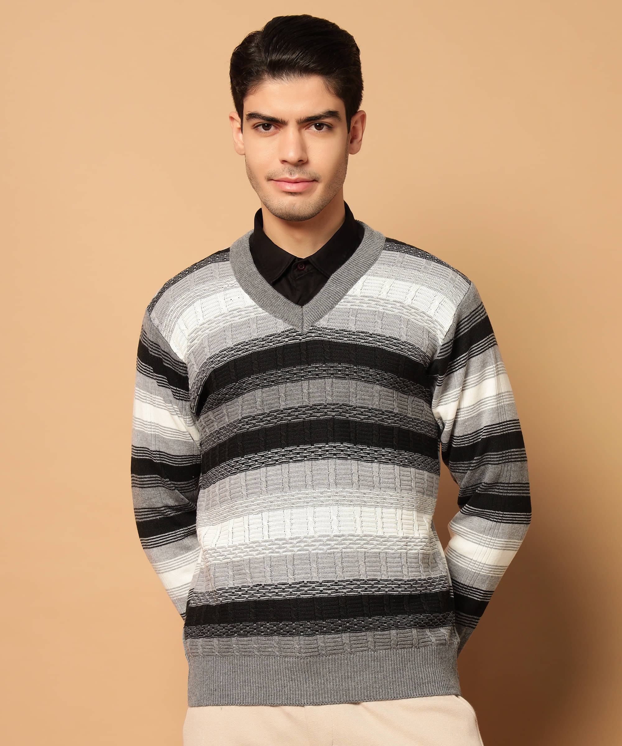 HELL BOUND Woollen V-Neck Men's Full Sleeves Pullover Sweater - Grey ( Pack of 1 )     			HELL BOUND Woollen V-Neck Men's Full Sleeves Pullover Sweater - Grey ( Pack of 1 )