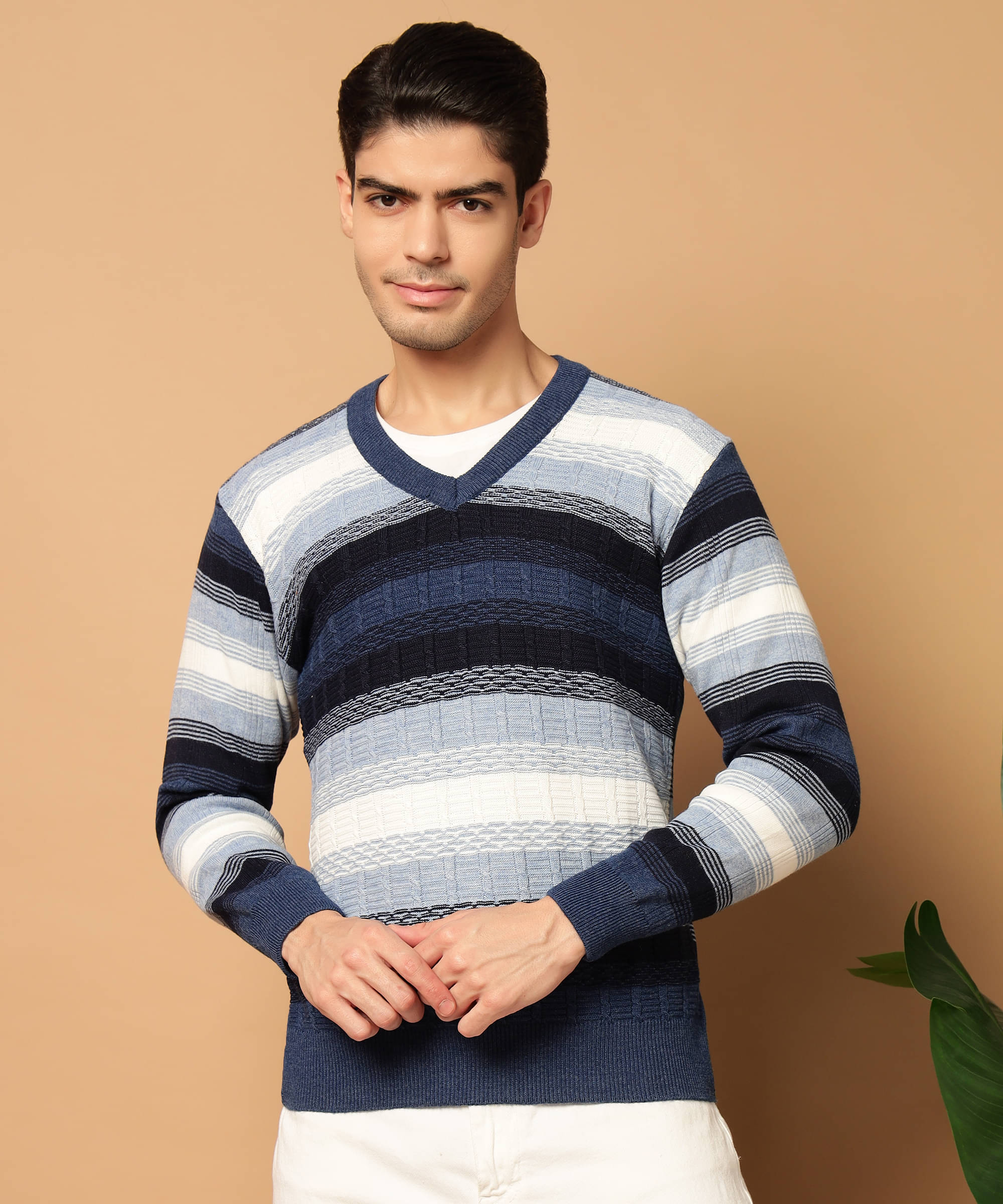 HELL BOUND Woollen V-Neck Men's Full Sleeves Pullover Sweater - Blue ( Pack of 1 )     			HELL BOUND Woollen V-Neck Men's Full Sleeves Pullover Sweater - Blue ( Pack of 1 )