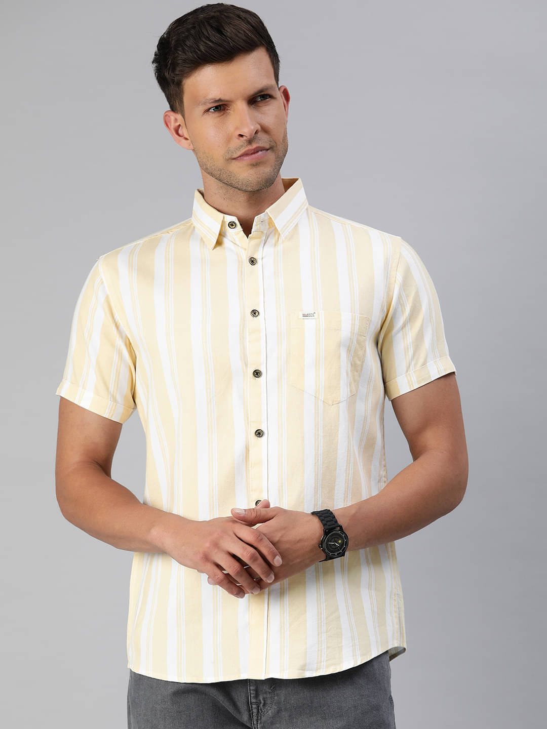     			MAJESTIC MAN 100% Cotton Slim Fit Striped Half Sleeves Men's Casual Shirt - Yellow ( Pack of 1 )