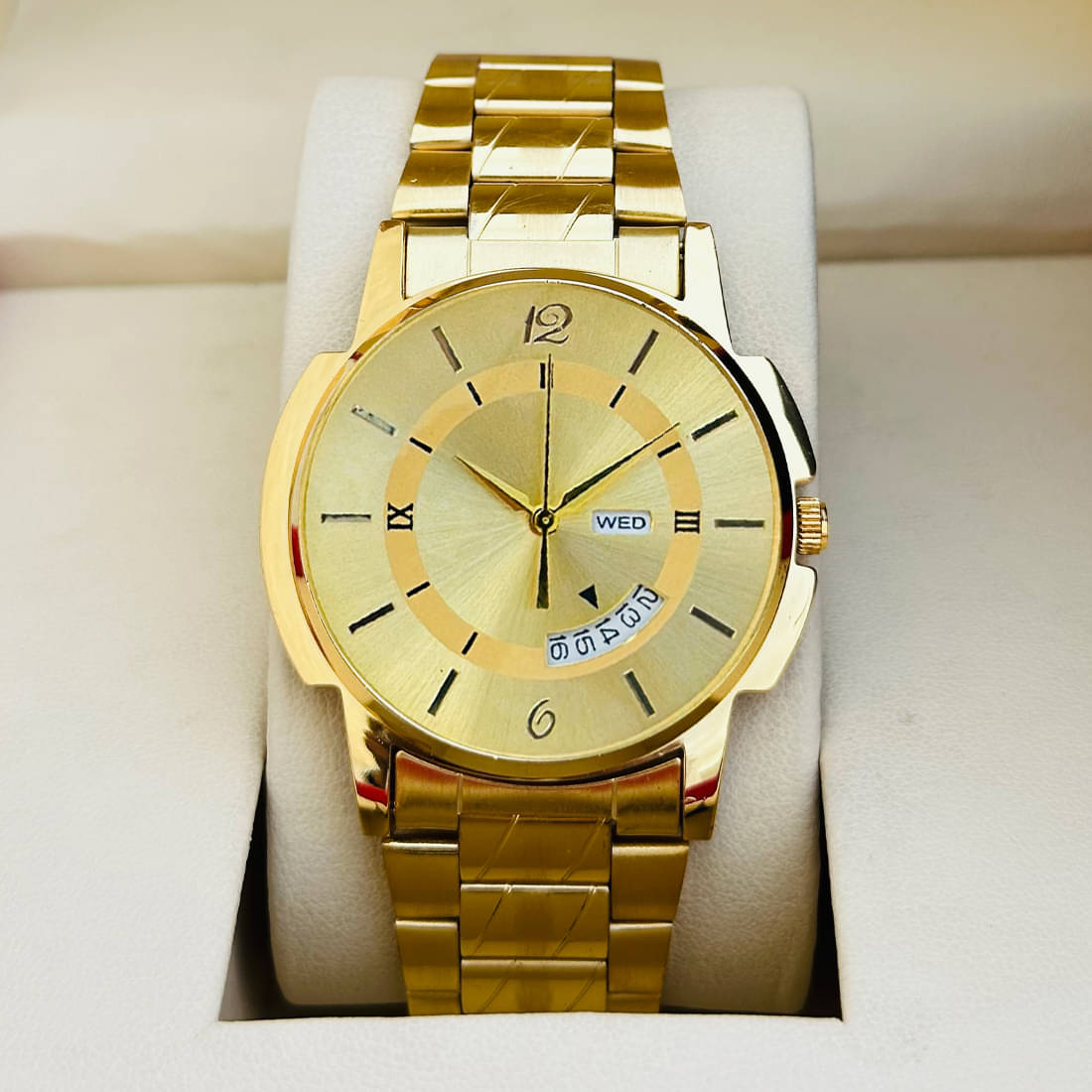     			REESKY Gold Stainless Steel Analog Men's Watch