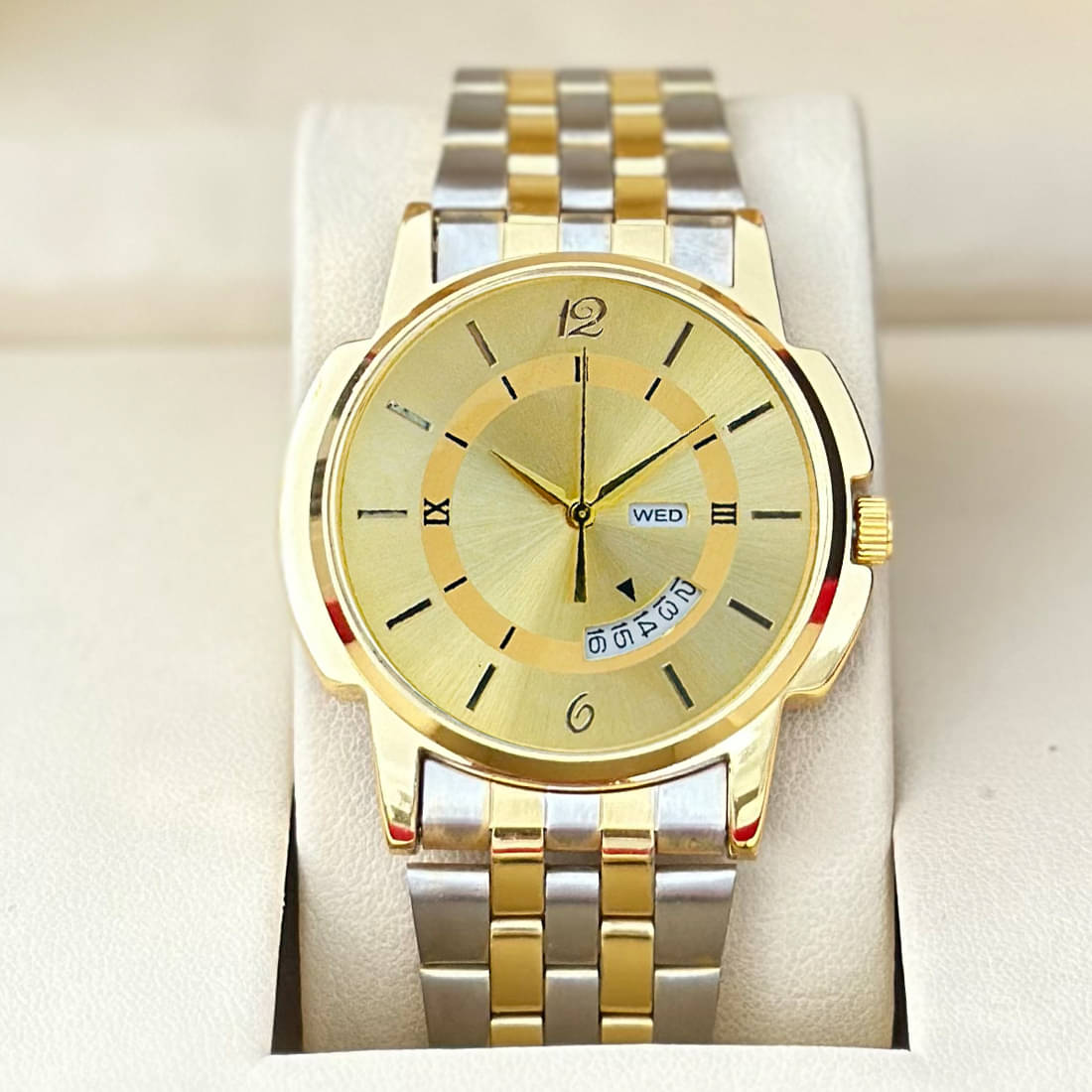     			REESKY Gold Stainless Steel Analog Men's Watch