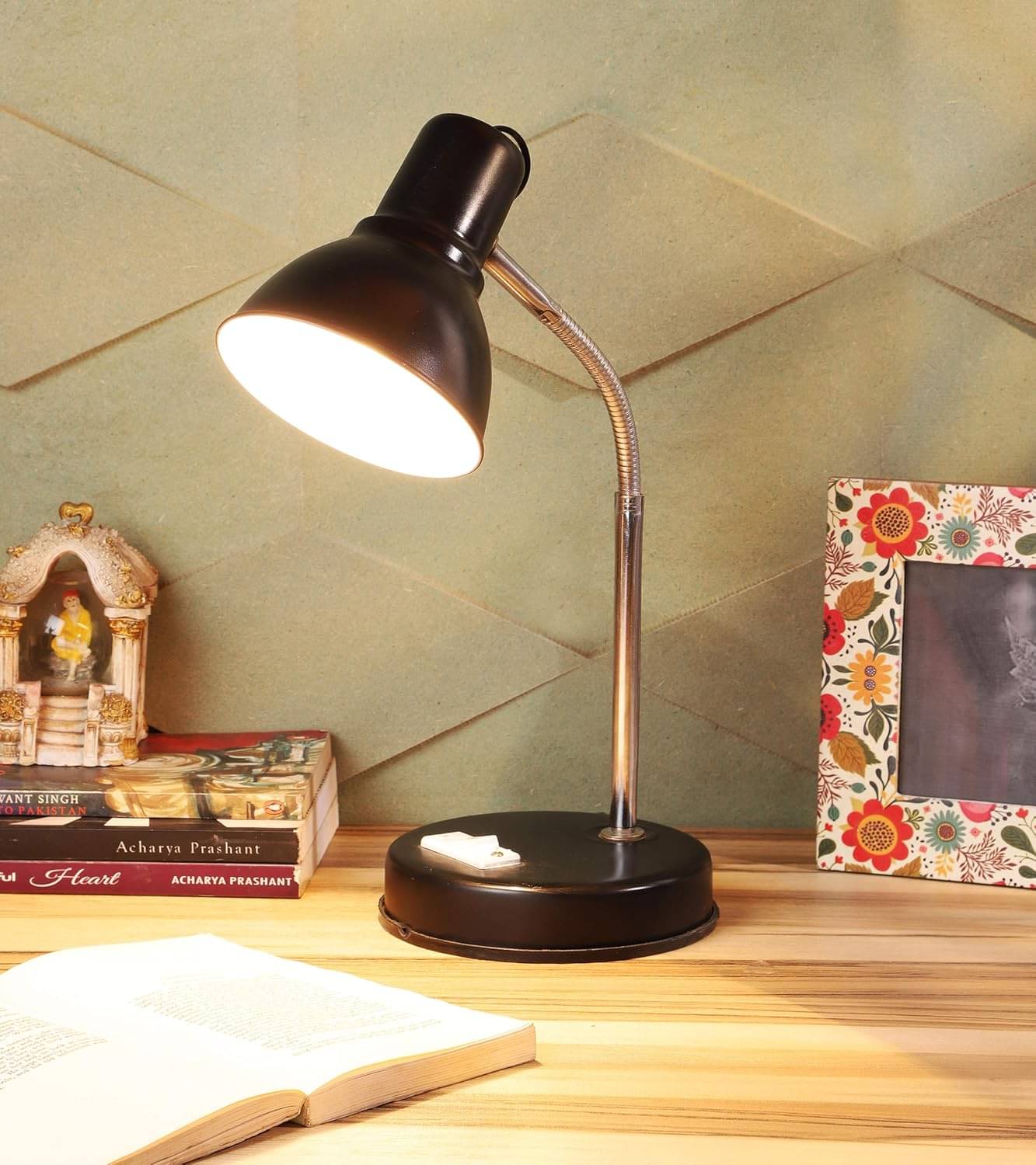     			SPARKWORLD Black Study Table Lamp ( Pack of 1 )