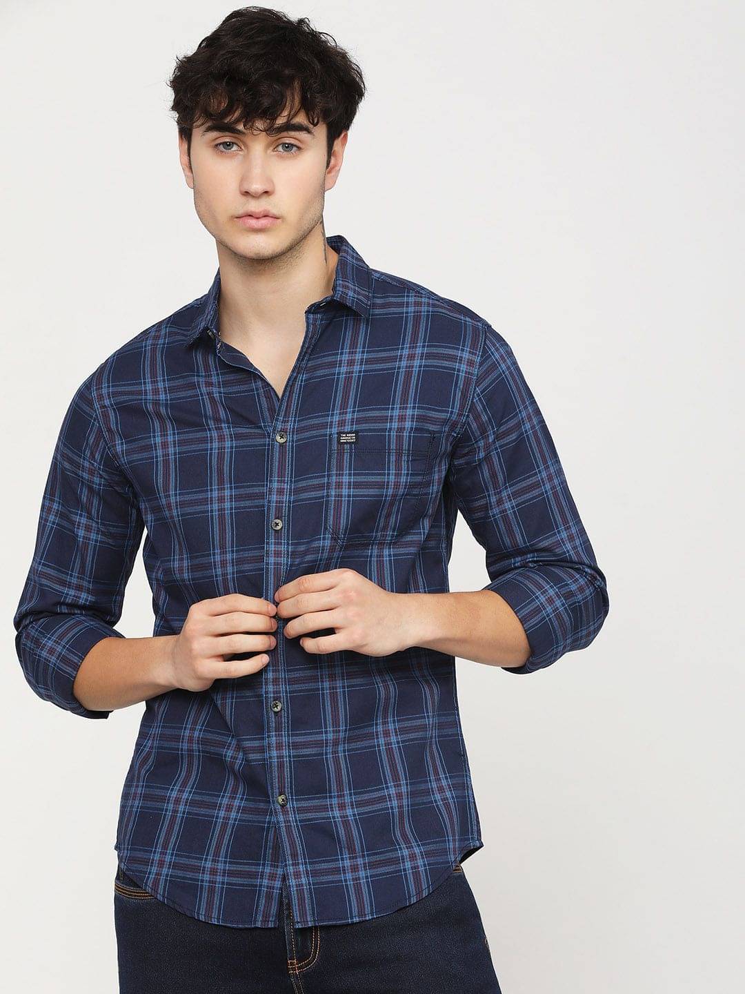     			The Indian Garage Co Men Navy Blue  Red Slim Fit Checked Casual Shirt