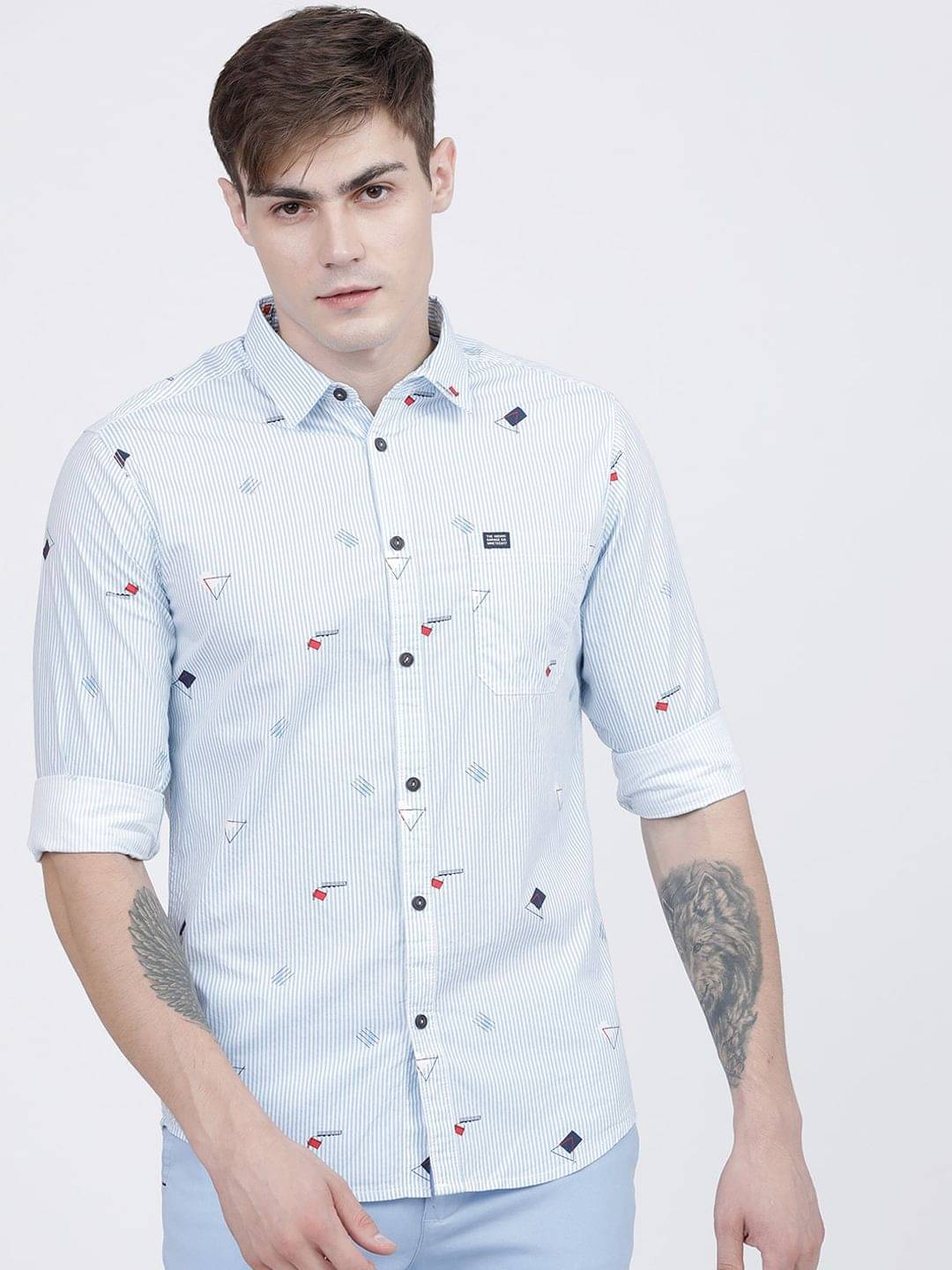     			The Indian Garage Co Men Blue & White Slim Fit Striped Casual Shirt