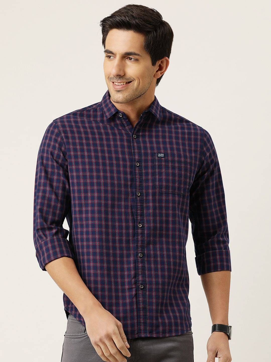     			The Indian Garage Co Men Navy Blue & Red Slim Fit Checked Casual Shirt