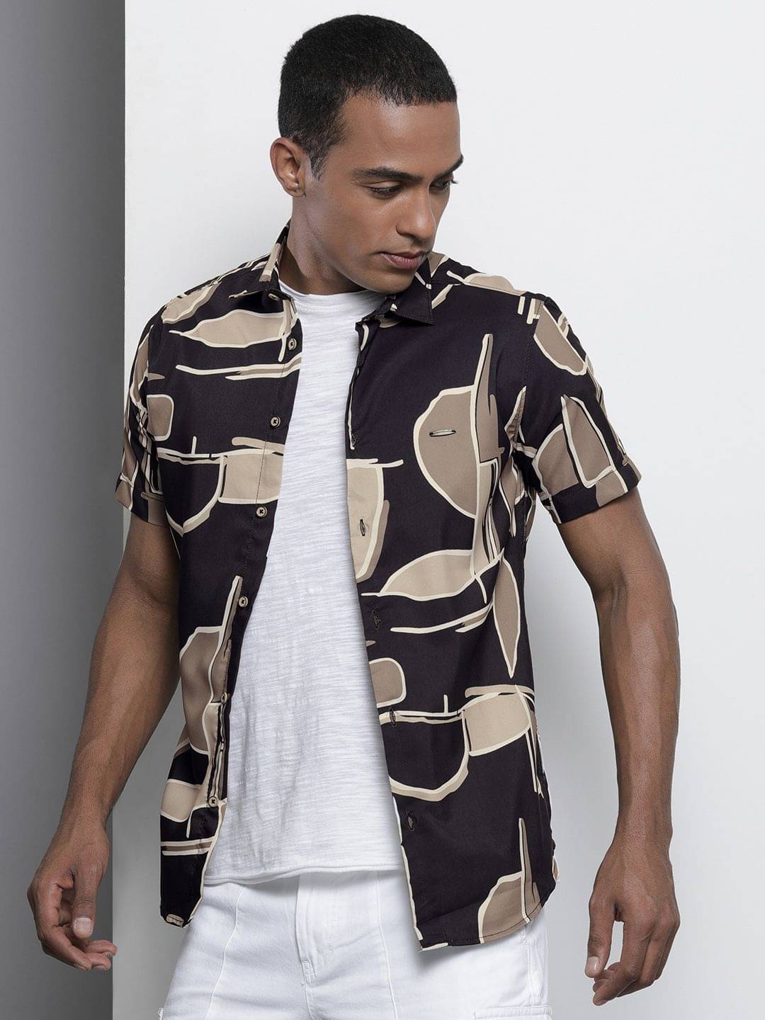     			The Indian Garage Co Men Black & Beige Printed Casual Shirt