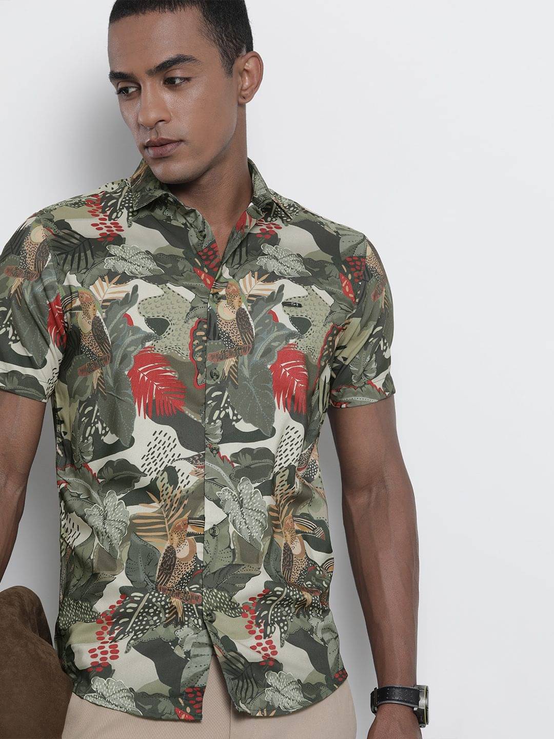     			The Indian Garage Co Men Olive Green Regular Fit Conversational Opaque Print Casual Shirt
