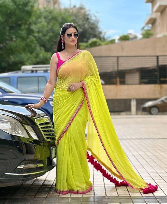Bhuwal Fashion Georgette Solid Saree With Unstitched Blouse Piece ( Lime Green ) Bhuwal Fashion Georgette Solid Saree With Unstitched Blouse Piece ( Lime Green )