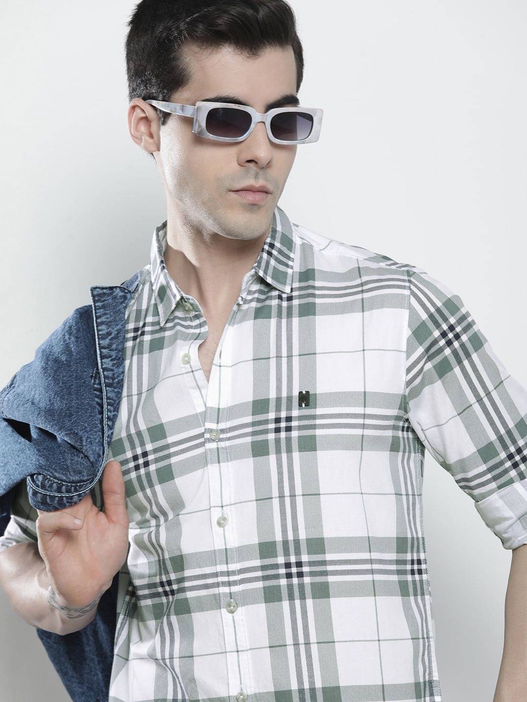     			The Indian Garage Co Men White Checked Casual Shirt
