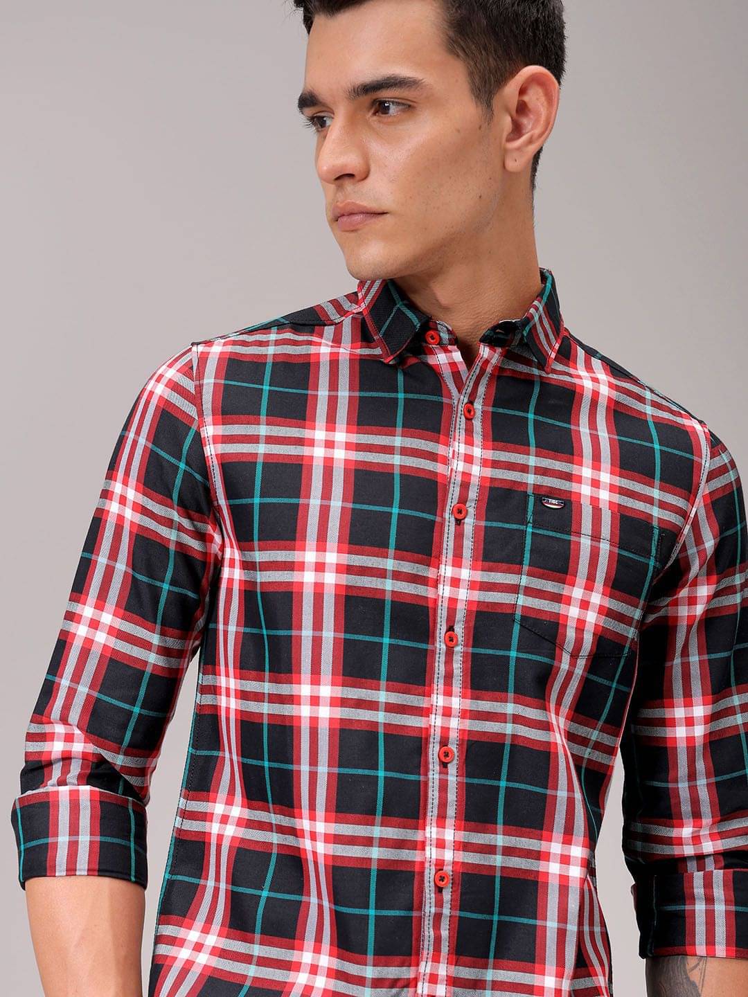     			The Indian Garage Co Men Cutaway Collar Checked Cotton Slim Fit Casual Shirt