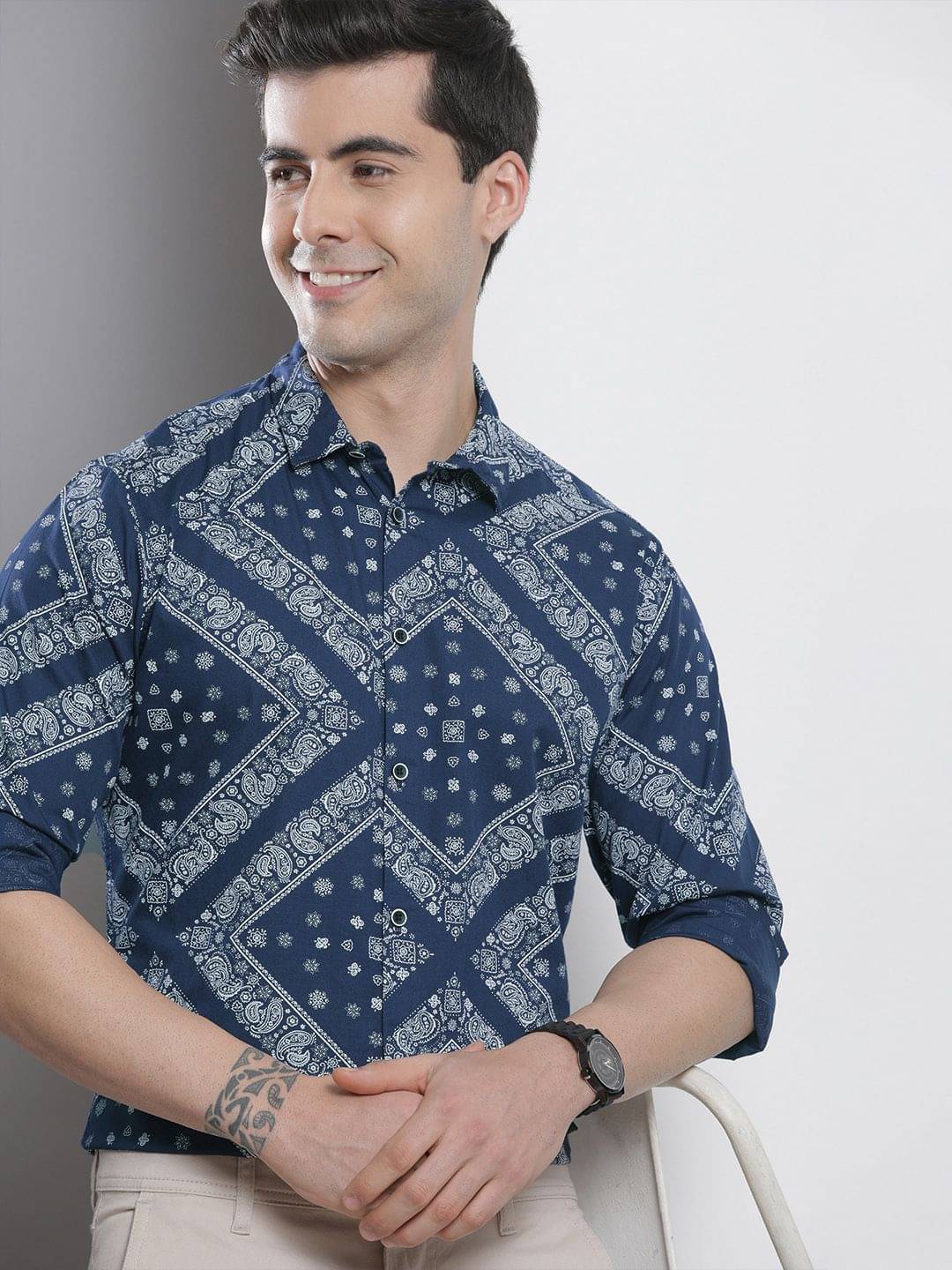     			The Indian Garage Co Men Navy Blue & White Printed Casual Shirt