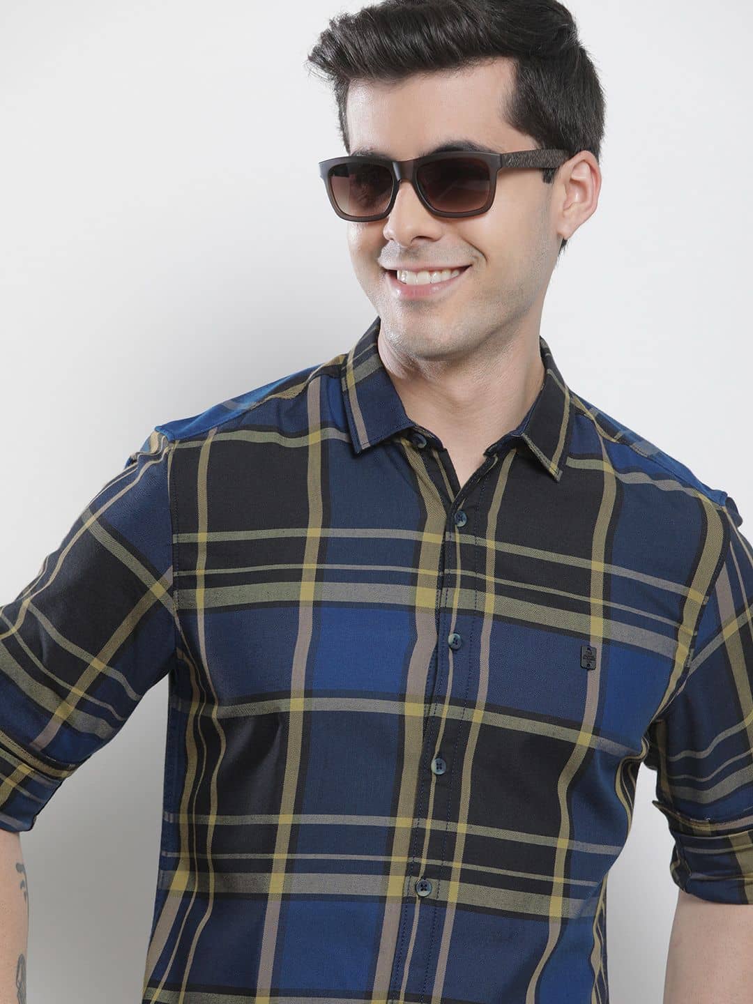 The Indian Garage Co Men Blue & Black Checked Pure Cotton Casual Shirt