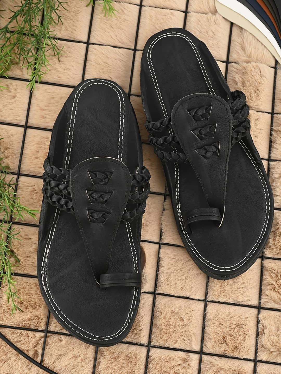 Anjaneya Creations Black Men's Kolhapuris - Ethnic Shoes | Buy online on ZillyBuy