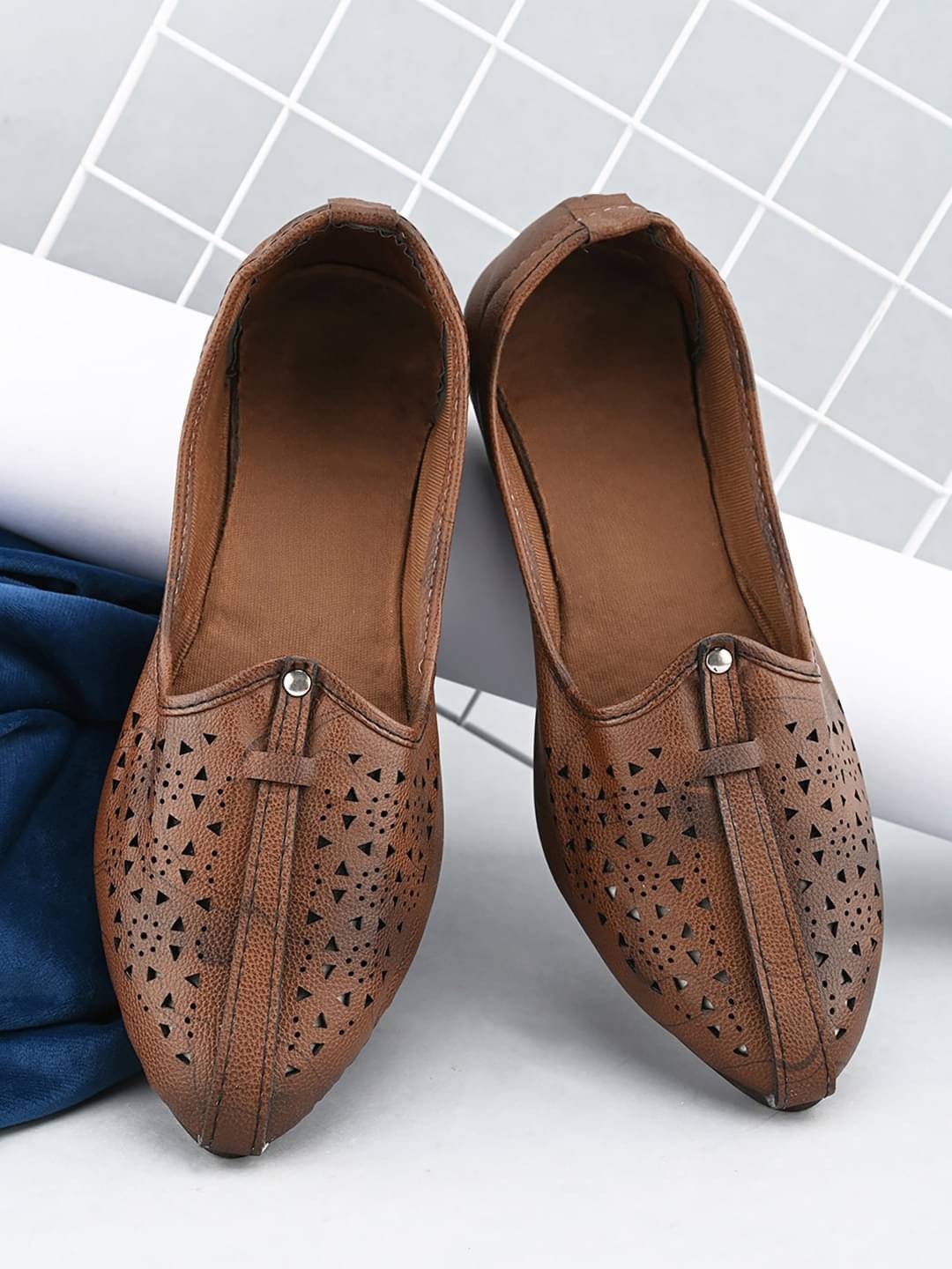     			Anjaneya Creations Brown Men's Jutti