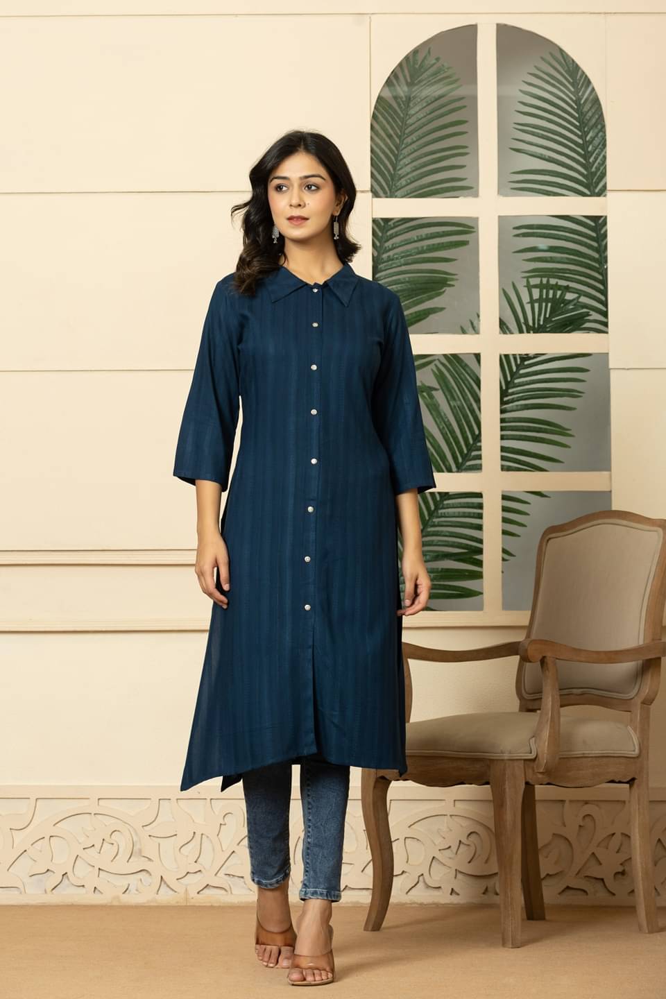 Flamboyant Pack of 1 Rayon Striped Straight Women's Kurti - ( Blue ) Flamboyant Pack of 1 Rayon Striped Straight Women's Kurti - ( Blue )