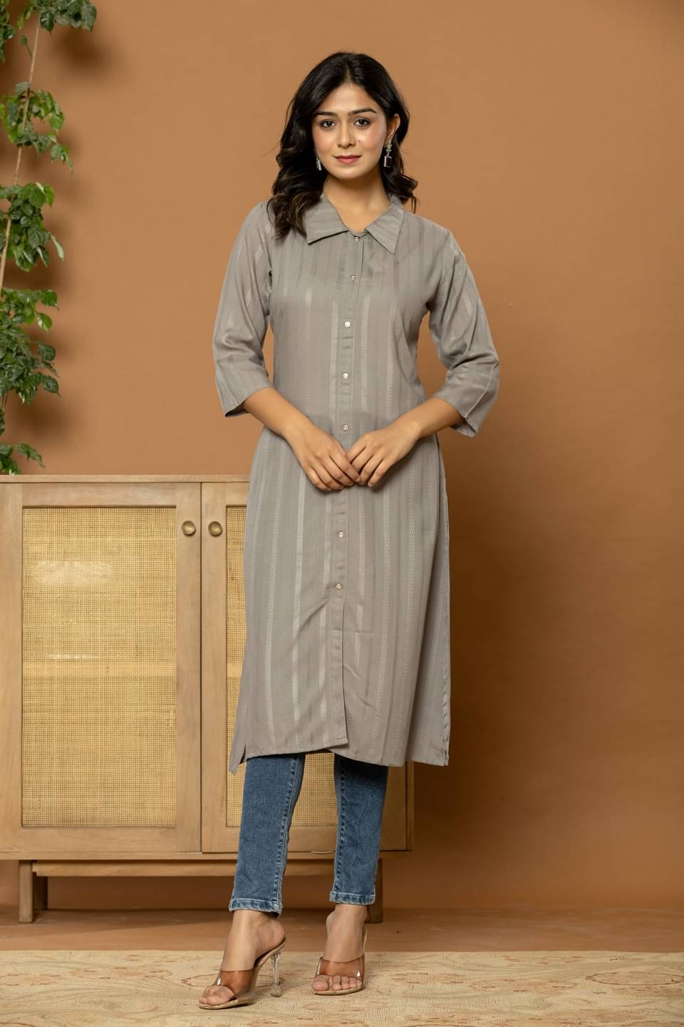 Flamboyant Pack of 1 Rayon Striped Straight Women's Kurti - ( Grey ) Flamboyant Pack of 1 Rayon Striped Straight Women's Kurti - ( Grey )