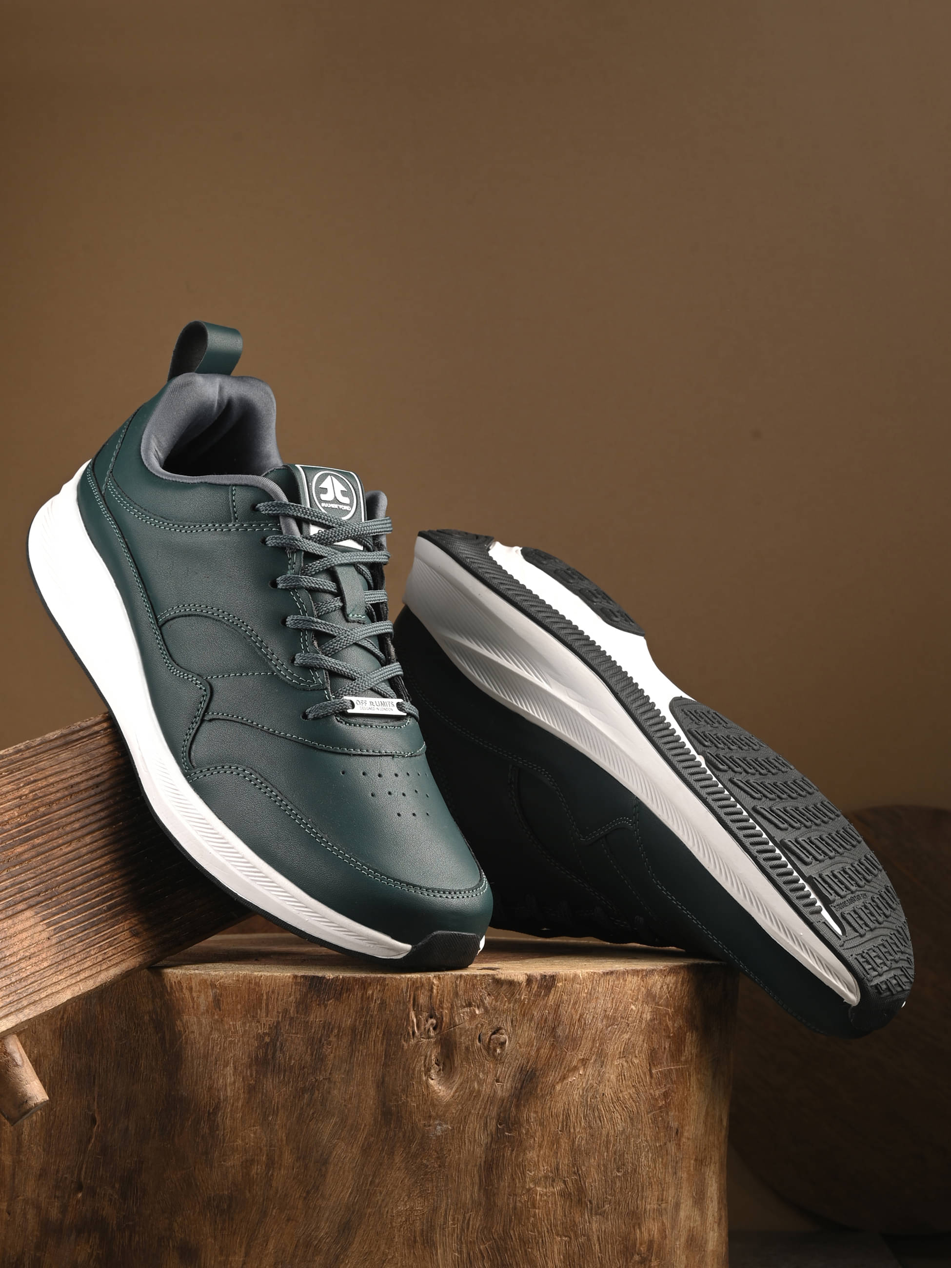     			OFF LIMITS STUSSY B&T Green Men's Sports Running Shoes