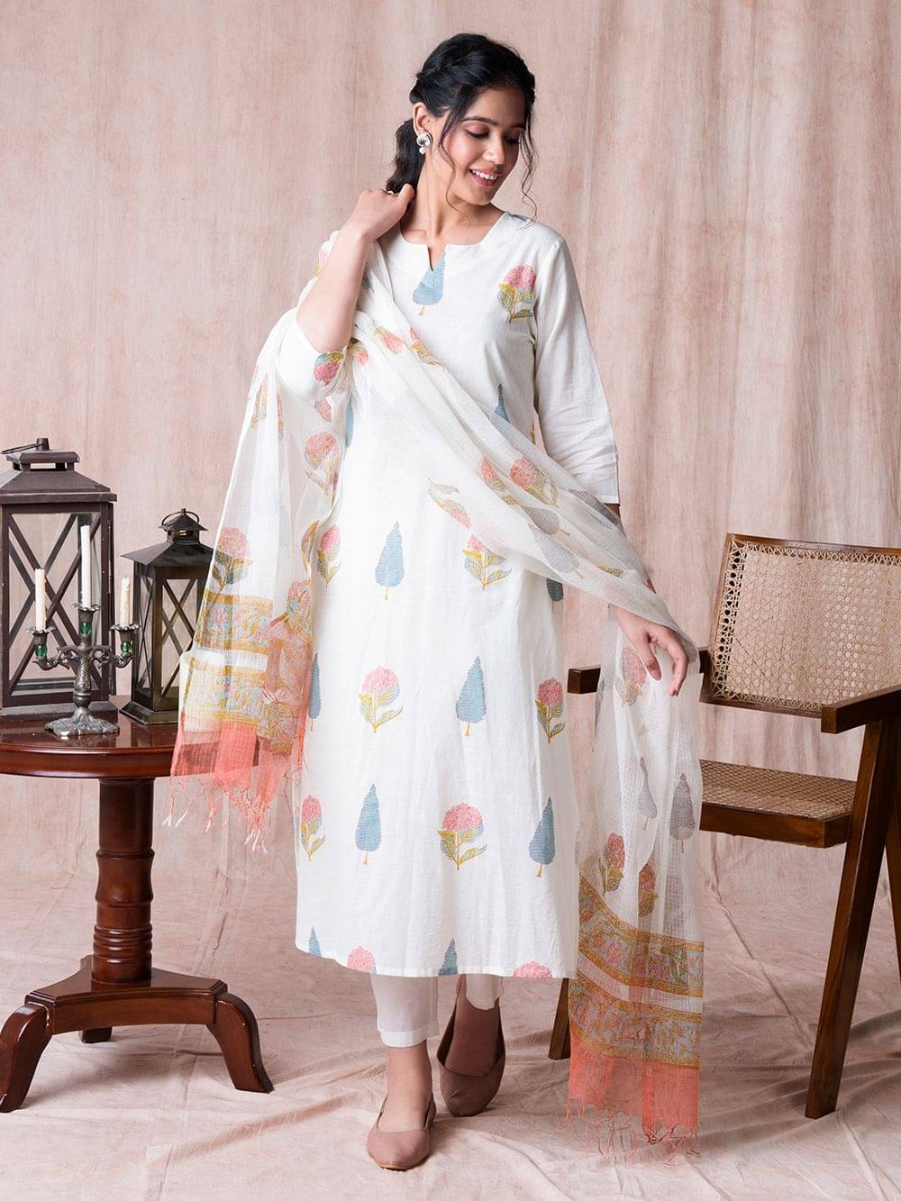 TFF Women Rayon Printed Straight Kurti With Pants ( White ) TFF Women Rayon Printed Straight Kurti With Pants ( White )