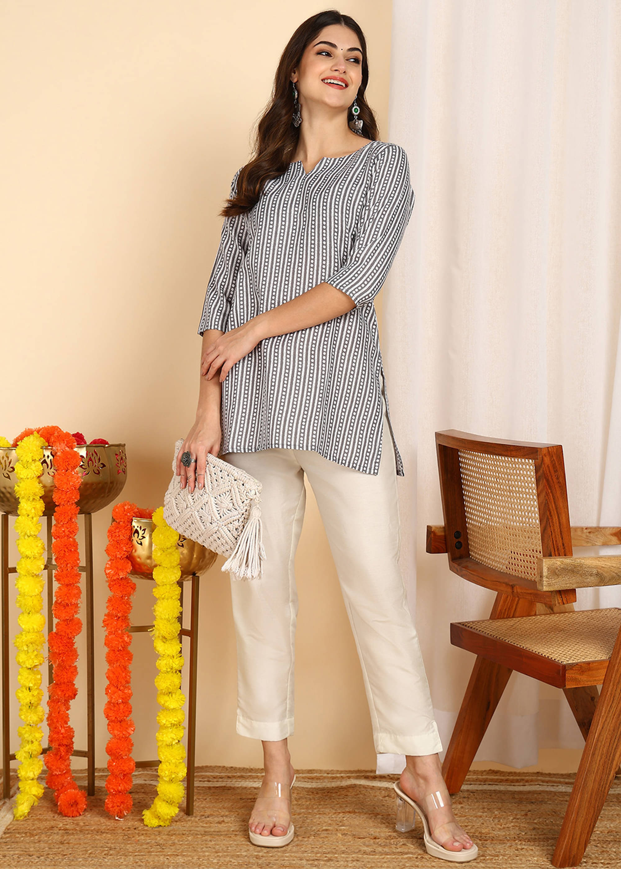 Cotton Blend Short Kurti For Women (Pack of 1) Cotton Blend Short Kurti For Women (Pack of 1)