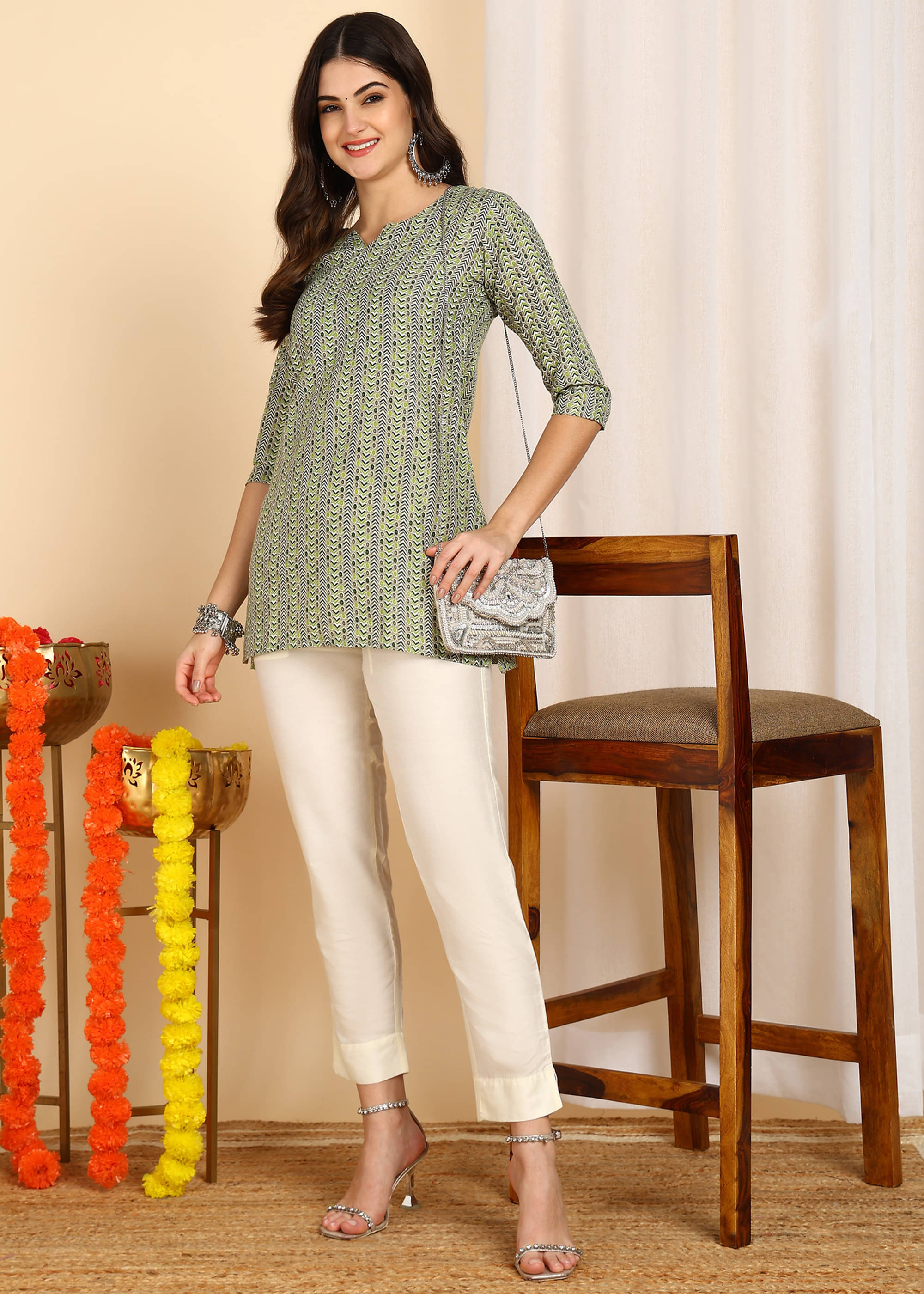     			Cotton Blend Short Kurti For Women (Pack of 1)